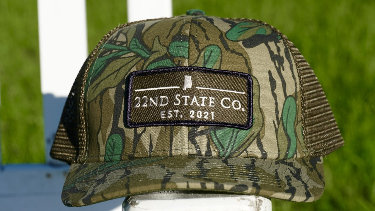 "Embroidered Patch Hat" Mossy Oak Greenleaf Trucker Hat